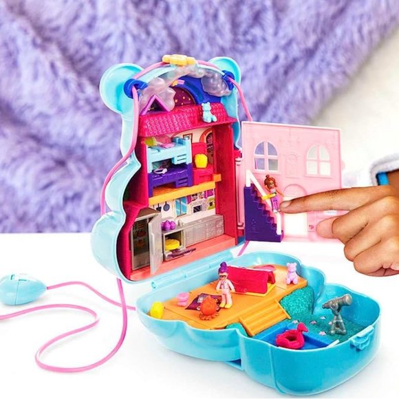 Polly Pocket 2-In-1 Travel Toy, 2 Dolls 16 Accessories, Teddy Bear Purse Playset - Picture 5 of 8